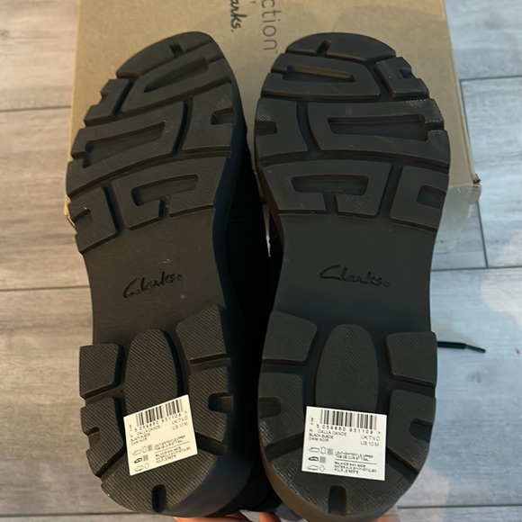 New! Clarks Boots - Picture 8 of 9